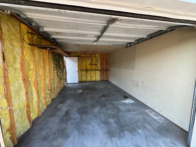 Building Photo - 1013 N River Rock Dr