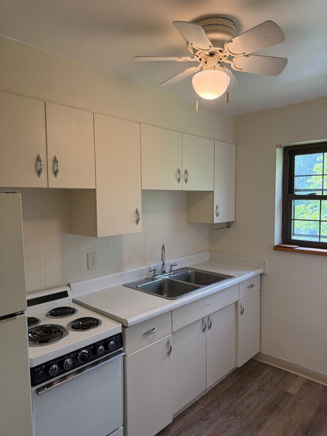 Foto del edificio - 280 Boyd Dr