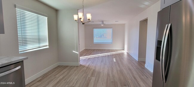 Building Photo - 1107 N Wedgewood Dr