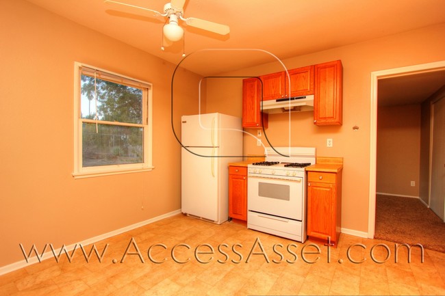 Building Photo - 33097 1/2 Machado St