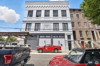 Building Photo - 222 W 15th St