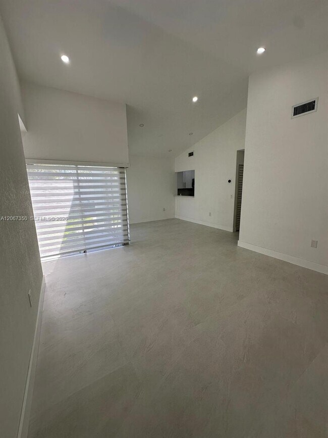 Building Photo - 20926 SW 124th Ave Rd