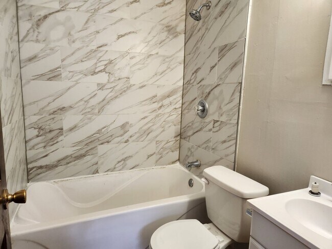 Foto del edificio - 2 bedroom home