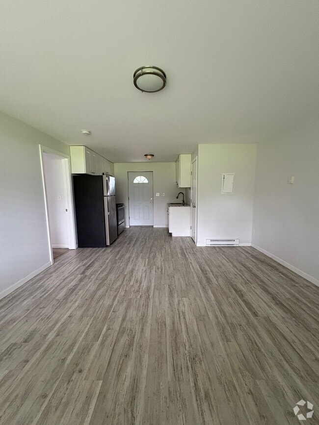 Building Photo - 129 Cosey Beach Ave
