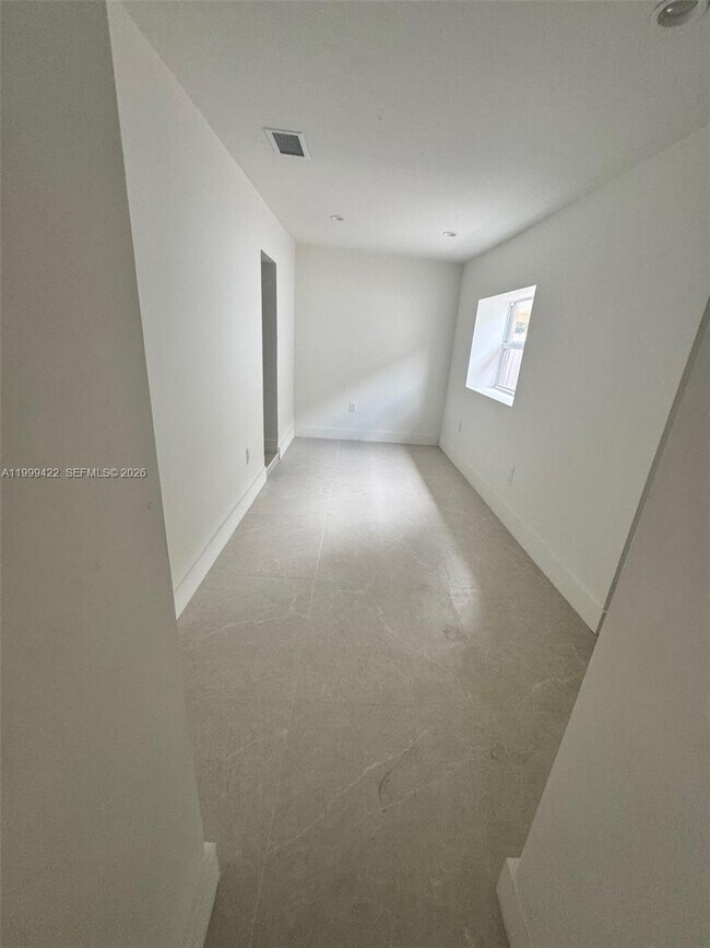 Foto del edificio - 6534 SW 34th St