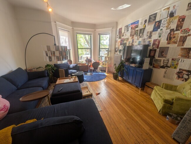 Foto del edificio - 3815 N Wilton Ave