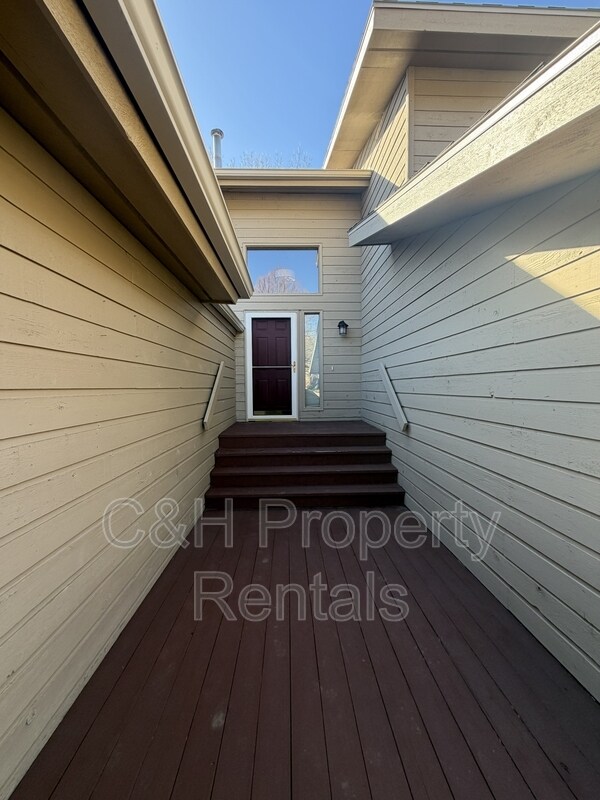 Building Photo - 3346 Racquet Club Dr