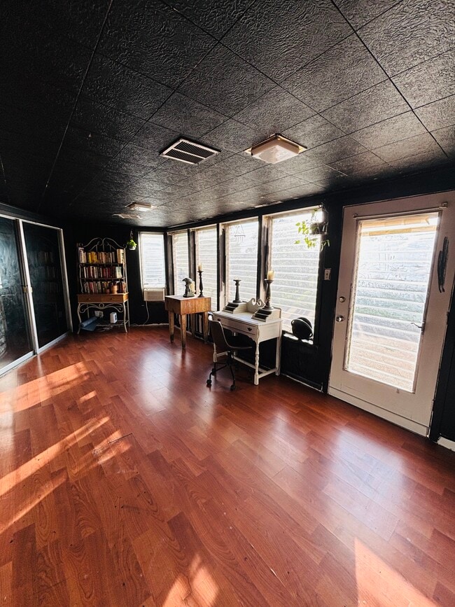 Foto del edificio - 4901 Timber Ln