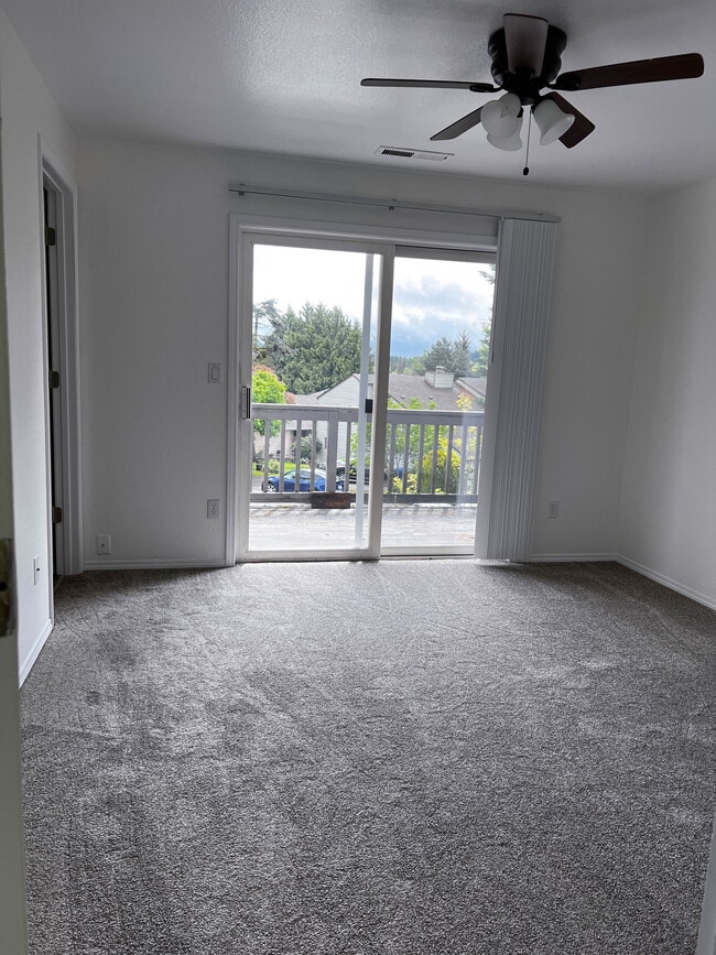 Building Photo - 1545 Fircrest Ct SE
