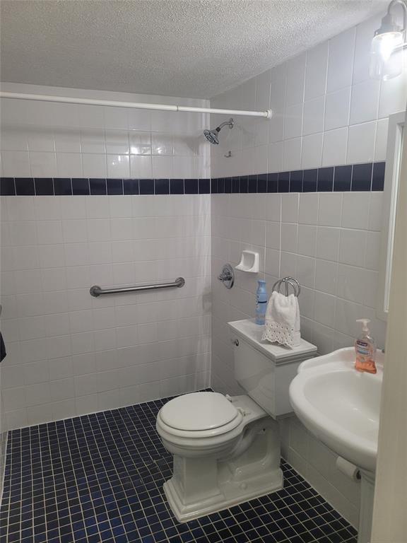 Foto del edificio - 815 Middle River Dr