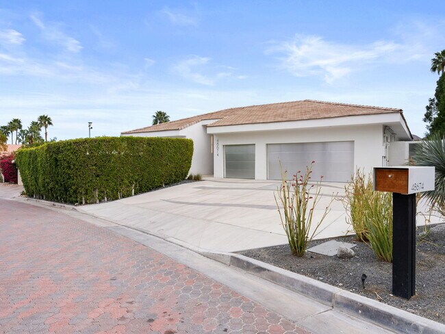 Building Photo - 48674 Vista Viejo Dr