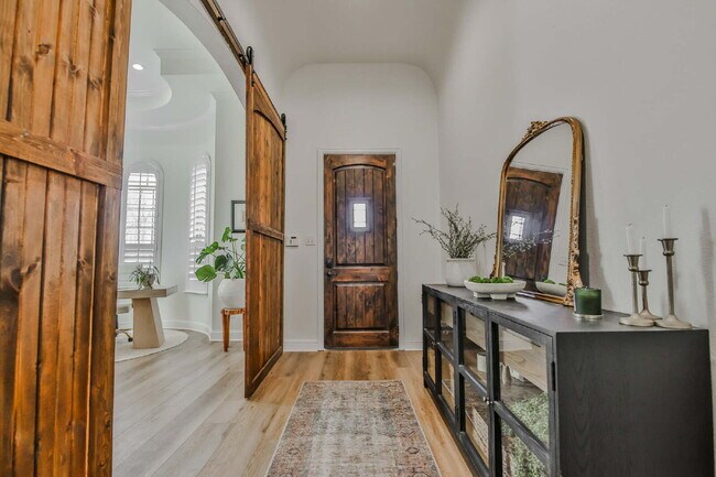 Foto del edificio - Preston Manor Home with Soaring Ceilings, Private Suite & Resort, Style Amenities