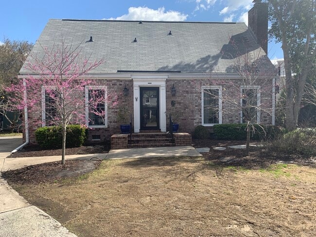 Building Photo - 932 Richter Way
