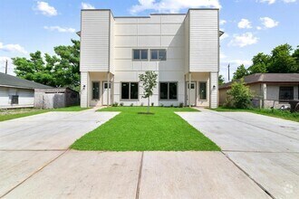 Building Photo - 5105 Malmedy Rd