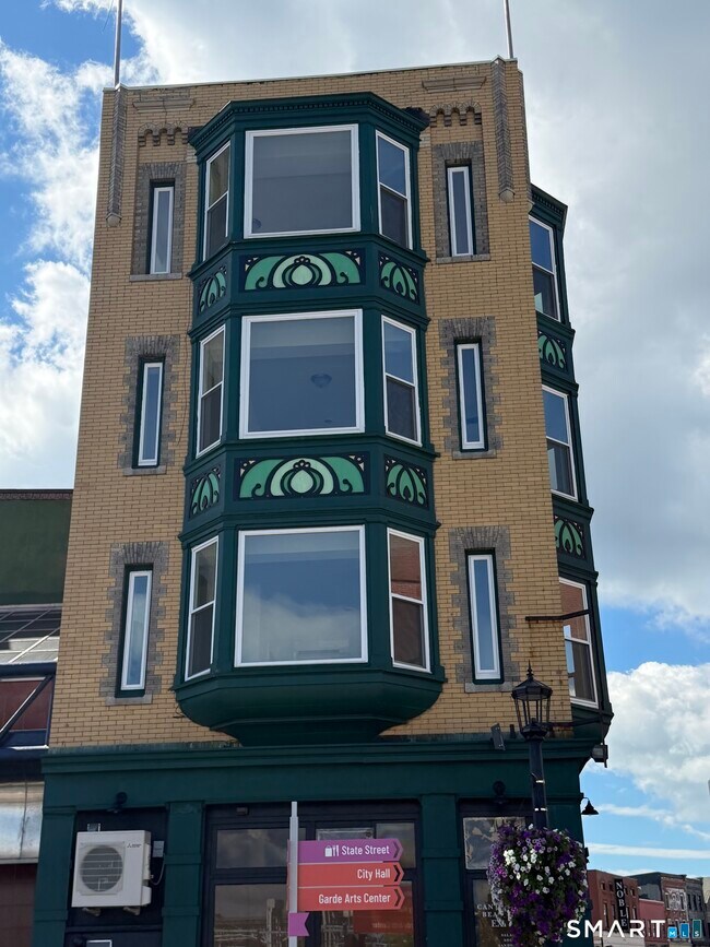 Foto del edificio - 2 Bank St
