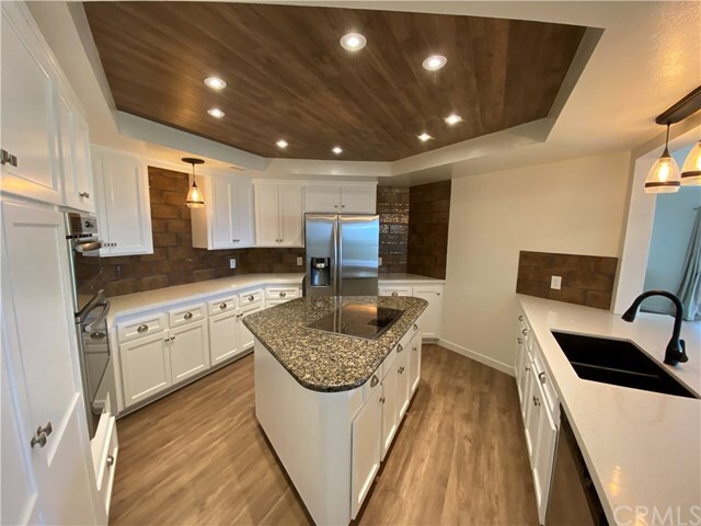 Building Photo - 2400 Skyline Dr