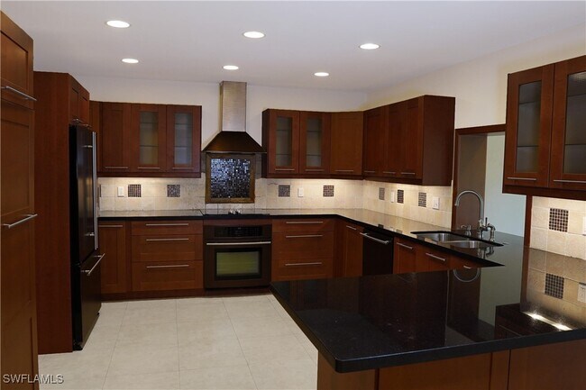 Building Photo - 10701 SW 77th Ct