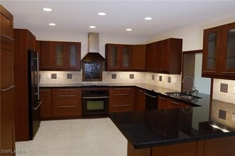 Building Photo - 10701 SW 77th Ct