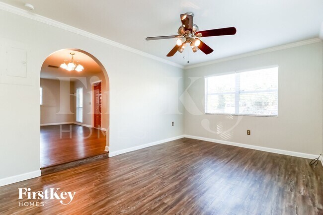 Building Photo - 6807 S Cortez Ave