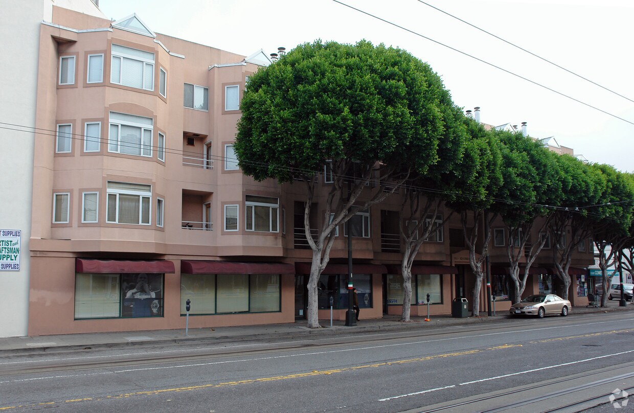 Primary Photo - 950 Columbus Ave
