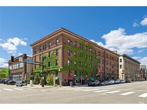 Building Photo - 11 S 12th St
