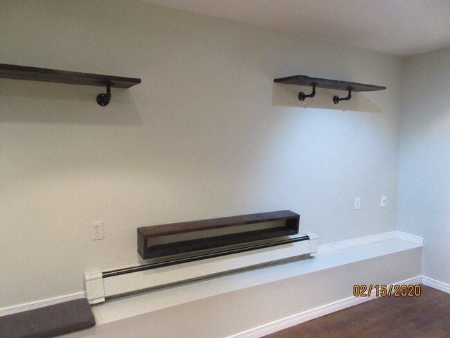 Building Photo - Beautiful 1 Bedroom Basement Unit in Prime Riverdale