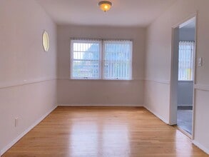 Building Photo - 360 Rennie Ave