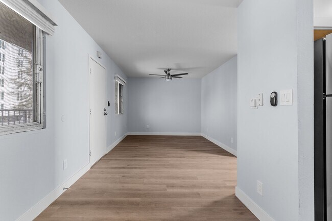 Foto del edificio - 273 S Bonnie Brae St