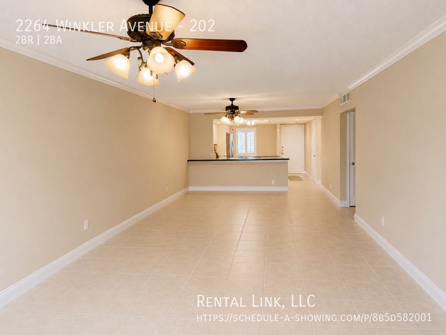 Foto del edificio - 2264 Winkler Ave