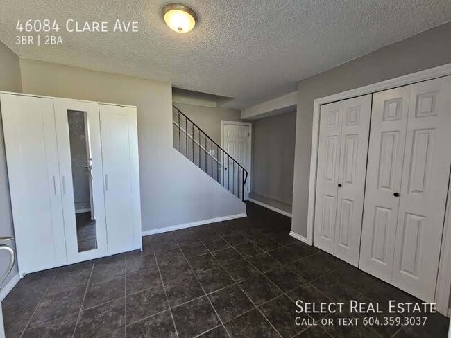 Building Photo - 46084 Clare Ave