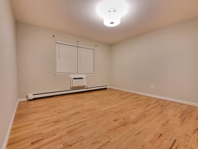 Foto del edificio - 20A Lakeview Ave