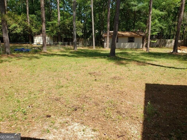 Foto del edificio - 1254 Lakeview Rd