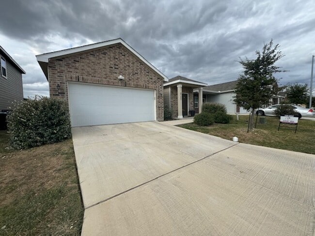 Super Nice! Timeless Design, featuring 3 B... - Super Nice! Timeless Design, featuring 3 B... House