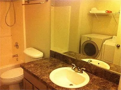 Foto del edificio - Spacious 3-bedroom duplex
