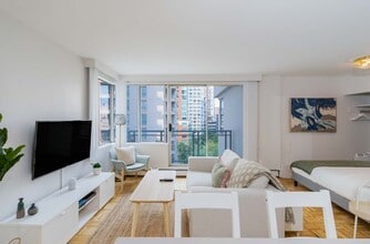 Building Photo - 1033 Haro St