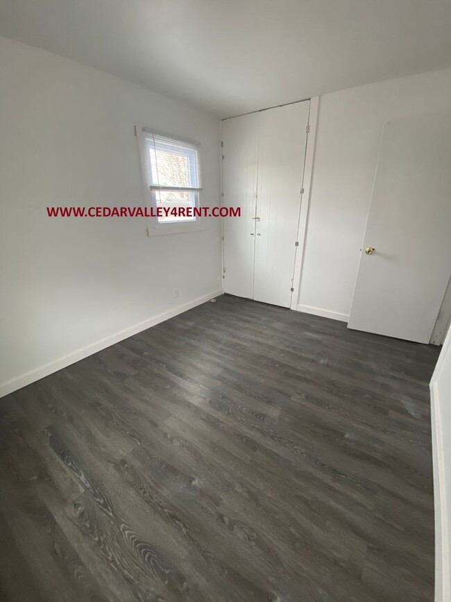 Foto del edificio - 3 Bedroom, 1 Bath Single Family Home 2119 ...