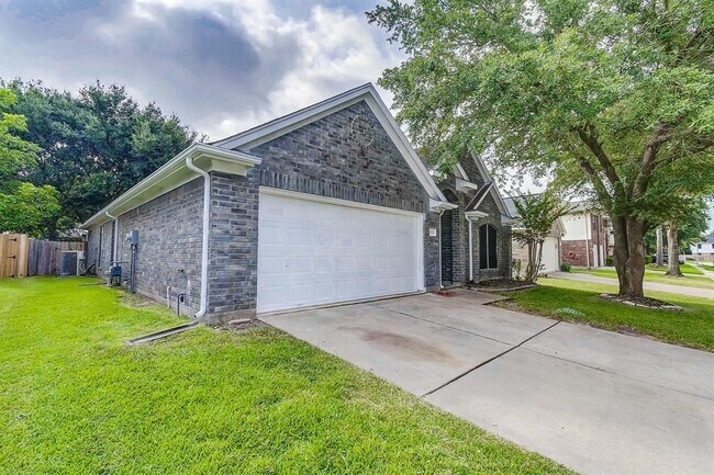 Building Photo - 3026 Silver Spring Trail