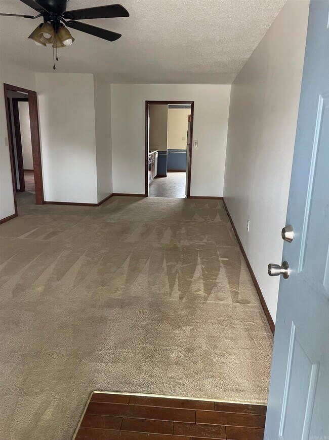 Foto del edificio - 2910 E Moore Ave
