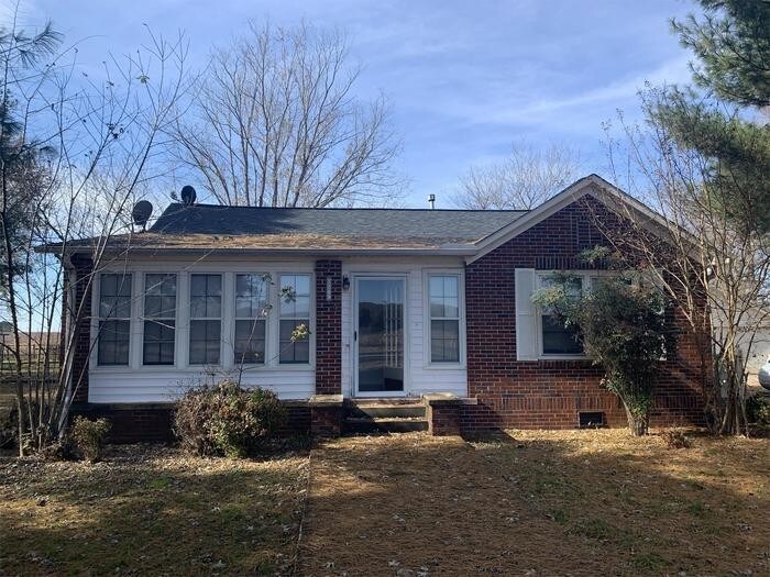 Primary Photo - 7249 Winchester Rd