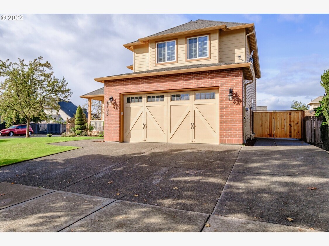 1135 S Sycamore St, Canby, OR 97013 House Rental in Canby, OR