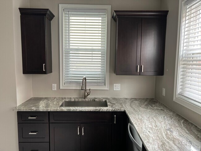 Foto del edificio - 4054 Howley St