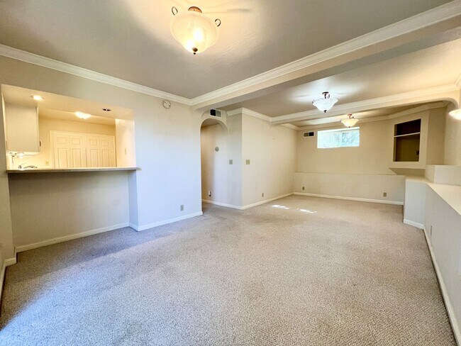 Foto del edificio - 2 Bedroom/1 Bath Coastal In-Law Unit - ALL...