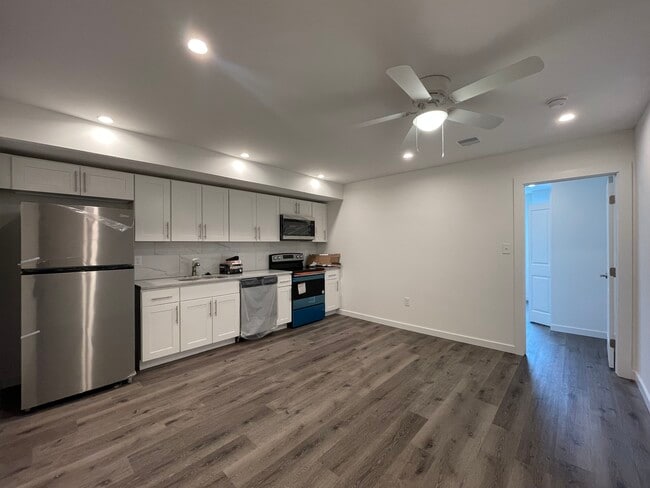 Building Photo - 2366 Orthodox St