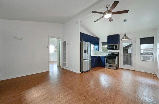 Building Photo - 515 Pecan Grove Rd