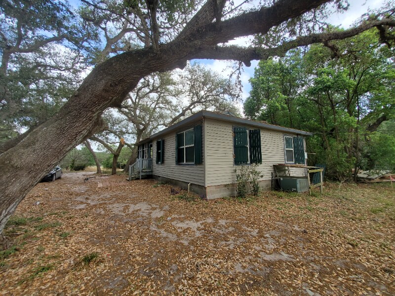 335 Grand Oak St, Palacios, TX 77465 House for Rent in Palacios, TX