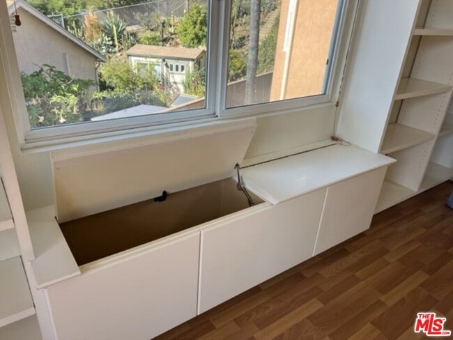 Foto del edificio - 729 Kenmore Cir