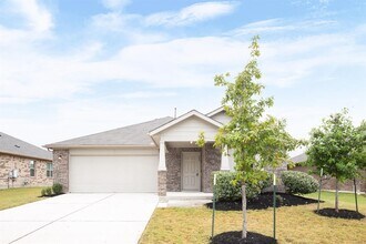 Building Photo - 609 Topaz Ln