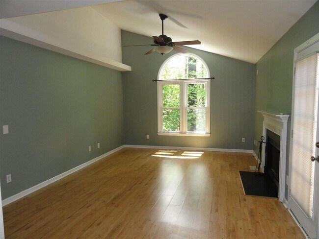 Living Room - 2821 Isabella Dr