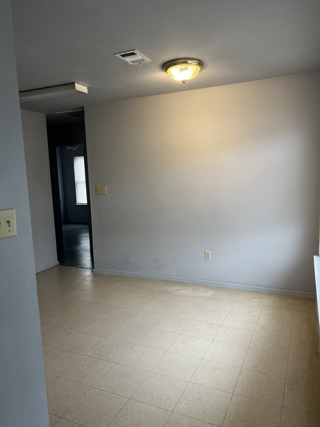 Building Photo - 1 Cypress Ct