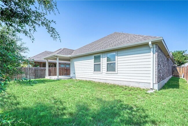 Building Photo - 3517 Grail Hollows Rd